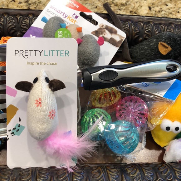 8 New Various Cat Toys & A Pretty Litter Scoop - Picture 7 of 8